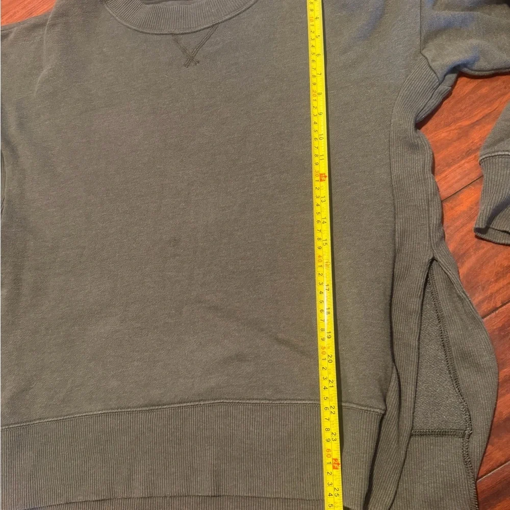 Aerie Forest Green Relaxed Crew Neck Sweater - Picture 2 of 4